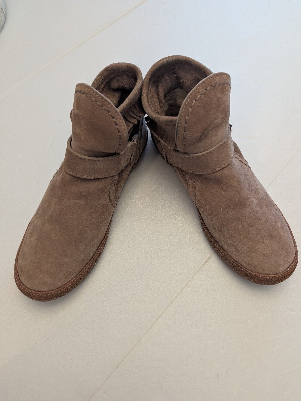 Women's Ugg Brown Suede Ankle Boots - Casual Strap Design with Fringe